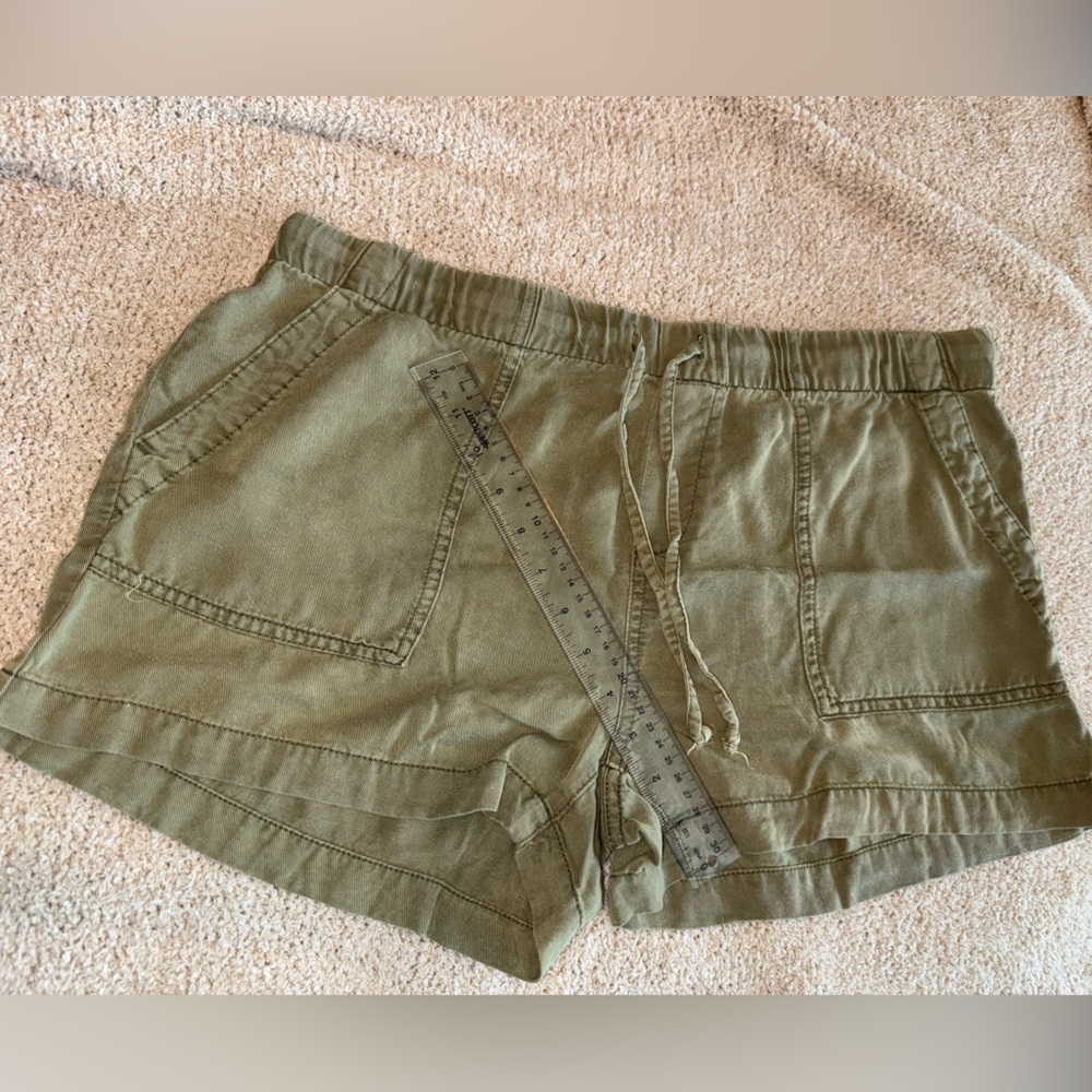 GAP Olive Green Women's Casual Shorts size M